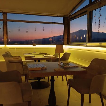 Aly Art Apartment Taormina Duomo, Gulf & Etna View Екстер'єр фото