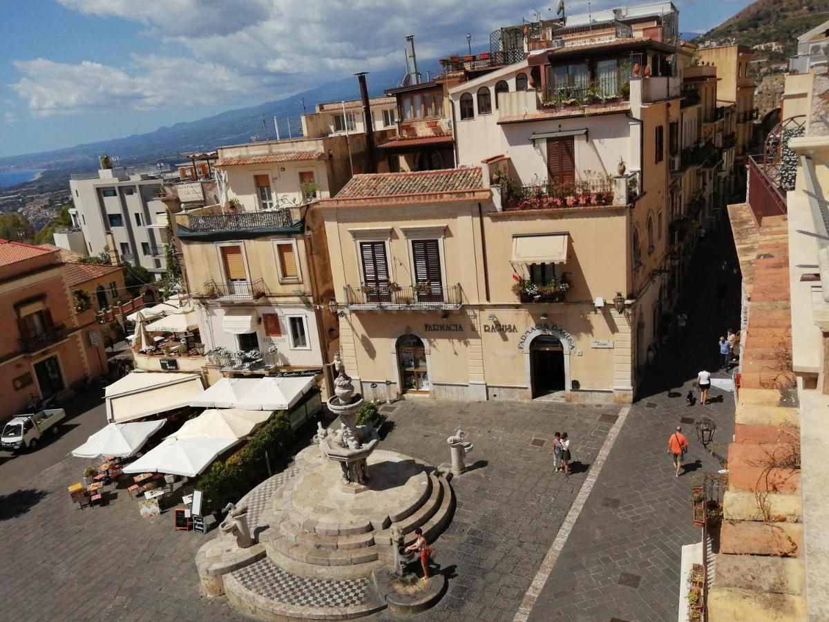 Aly Art Apartment Taormina Duomo, Gulf & Etna View Екстер'єр фото