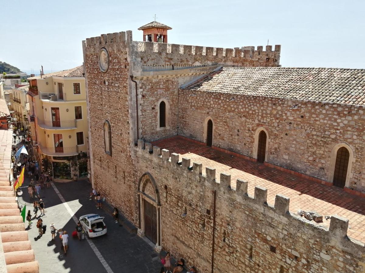 Aly Art Apartment Taormina Duomo, Gulf & Etna View Екстер'єр фото