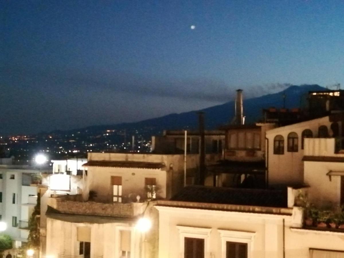Aly Art Apartment Taormina Duomo, Gulf & Etna View Екстер'єр фото