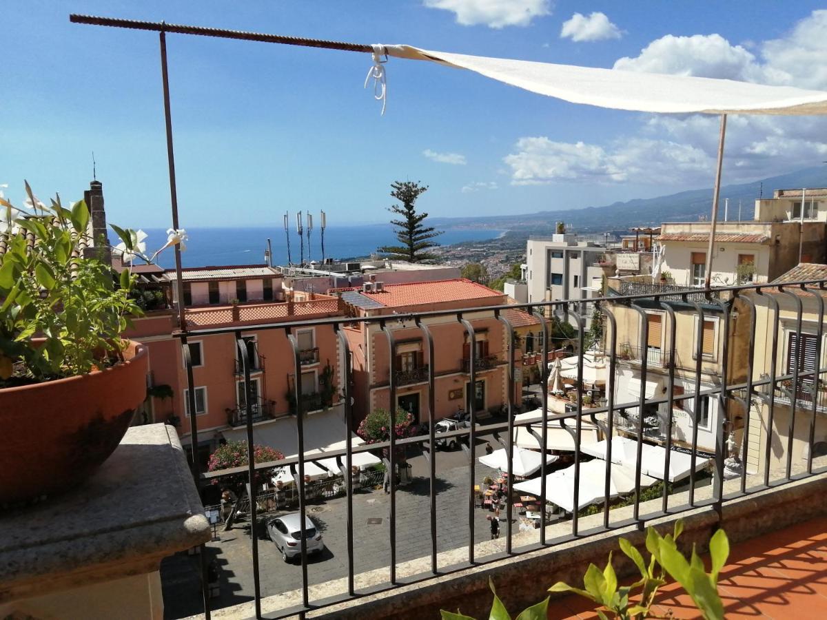 Aly Art Apartment Taormina Duomo, Gulf & Etna View Екстер'єр фото
