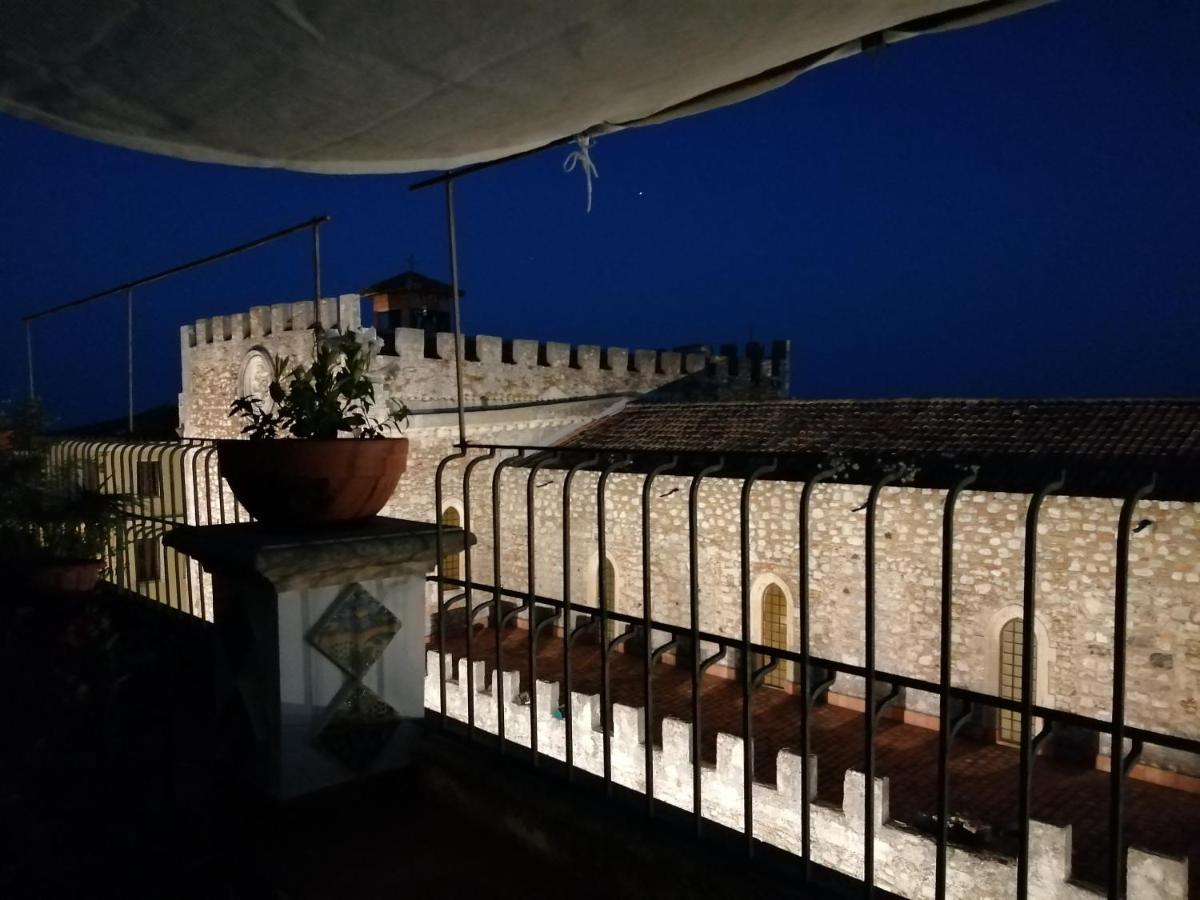 Aly Art Apartment Taormina Duomo, Gulf & Etna View Екстер'єр фото