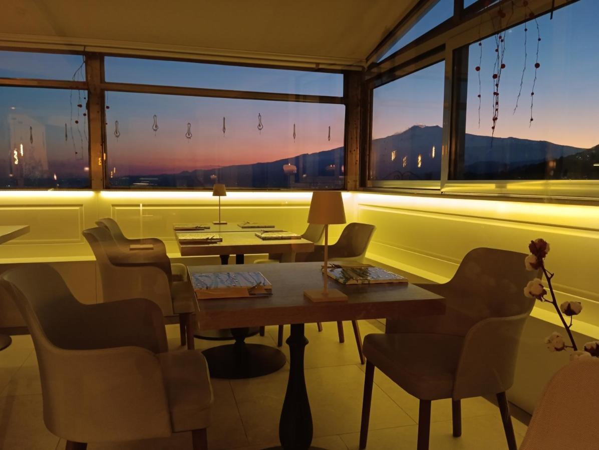 Aly Art Apartment Taormina Duomo, Gulf & Etna View Екстер'єр фото